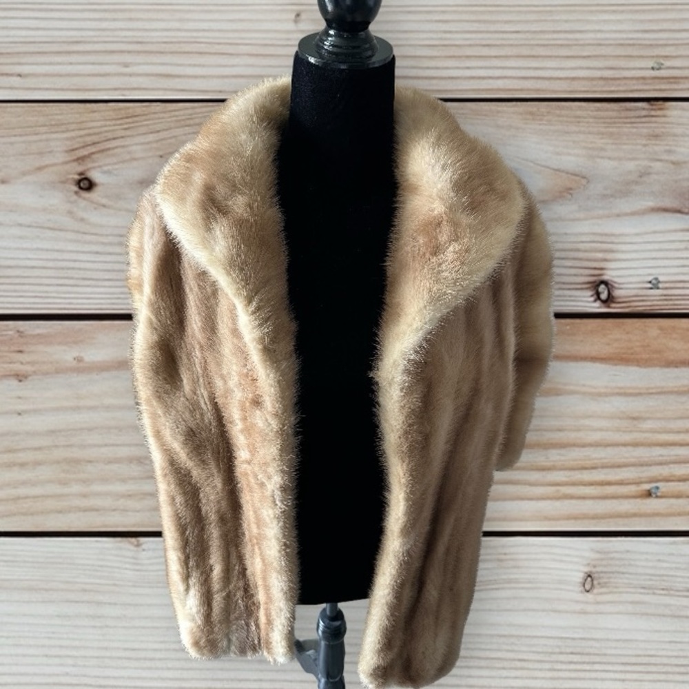 Elegant Tan Real Fur Cape